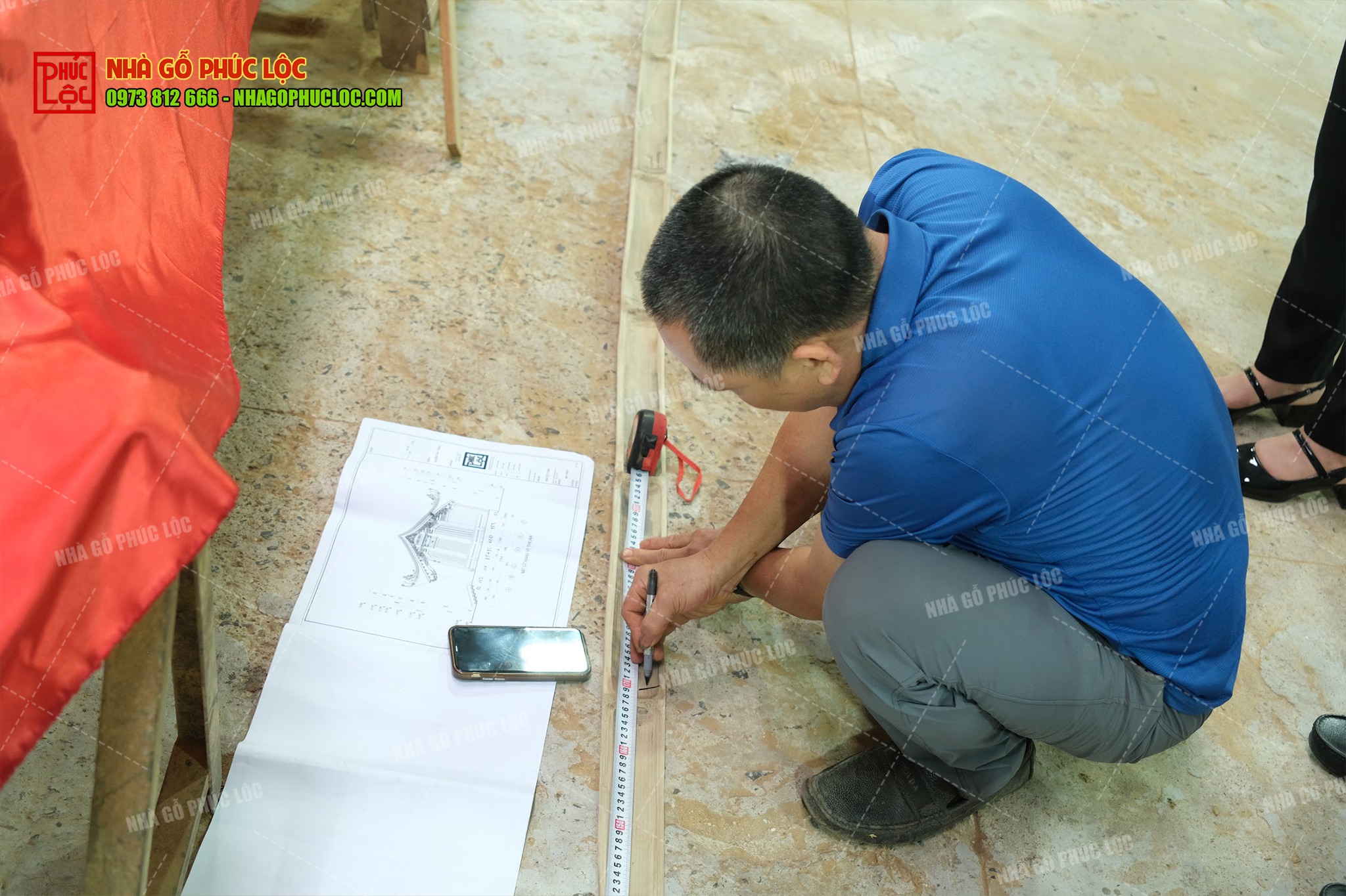 Gia công và dựng khung nhà chòi tại xưởng